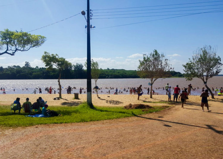 Prainha de Três Lagoas de Foz do Iguaçu está abandonada, devido ao desleixo da prefeitura. Foto: PMFI