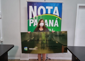 Moradora de Paranaguá recebe cheque de R$ 1 milhão do Nota Paraná um dia depois do aniversário
Foto: SEFA-PR