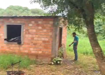 A casa onde estavam pai e filho desaparecidos, em Minga Guasu, no departamento do Alto Paraná, interior do Paraguai. Foto: captação de vídeo
