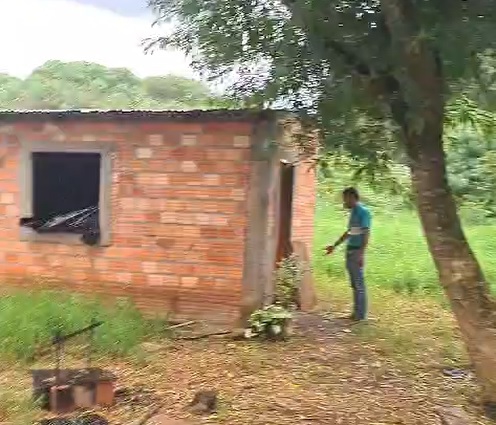A casa onde estavam pai e filho desaparecidos, em Minga Guasu, no departamento do Alto Paraná, interior do Paraguai. Foto: captação de vídeo