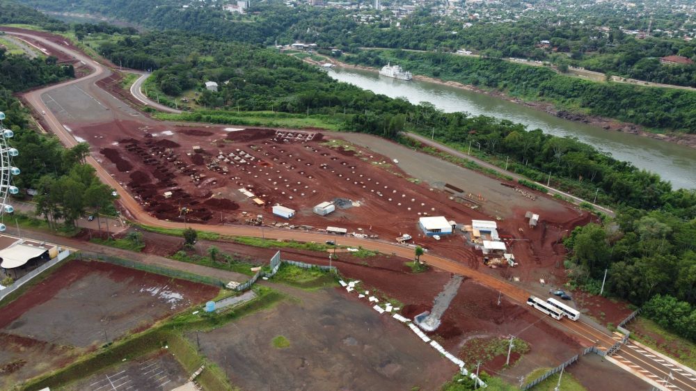 Na aduana Brasil-Paraguai foi atingida a marca de 90% da execução da infraestrutura do edifício central e da cobertura geral. Foto: DER