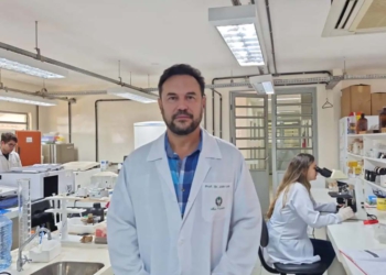 Instituto da UEL completa um ano com 84 cientistas em busca de vacina contra toxoplasmose. Na foto, Professor João Luis Garcia, coordenador do INCT-Toxoplasmose.
Foto: Pedro Livoratti/Agência UEL