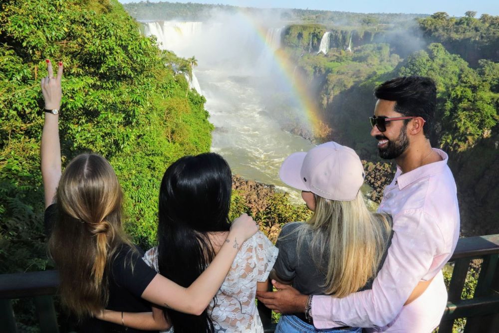 Visitantes nas Cataratas do Iguaçu. Foto: Christian Rizzi