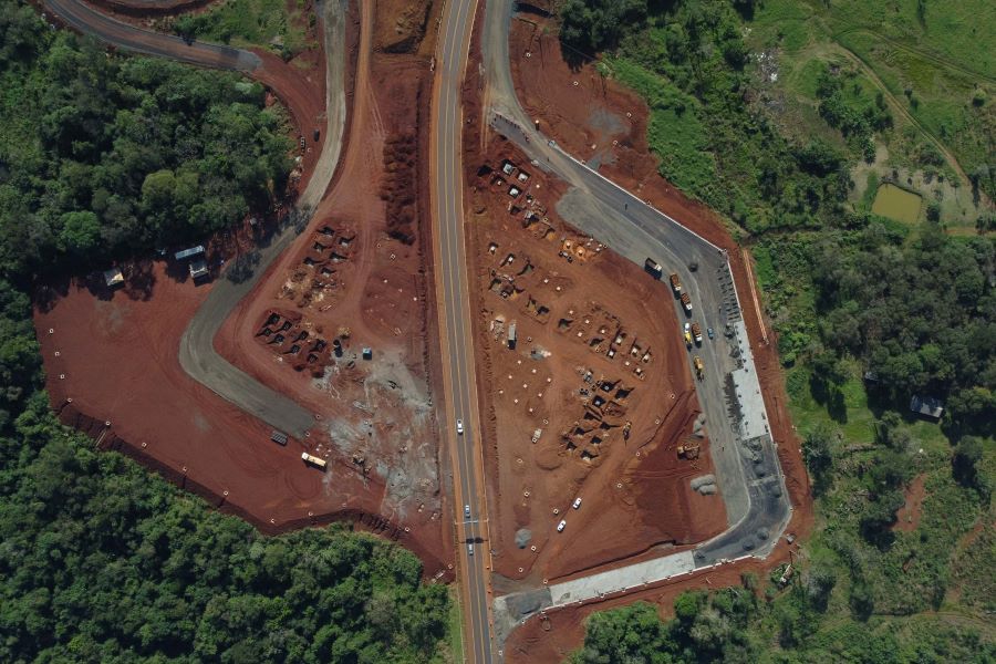 A medida é necessária para avançar na construção da nova aduana Brasil – Argentina, parte da obra de implantação da Rodovia Perimetral Leste de Foz do Iguaçu. Foto: DER-PR