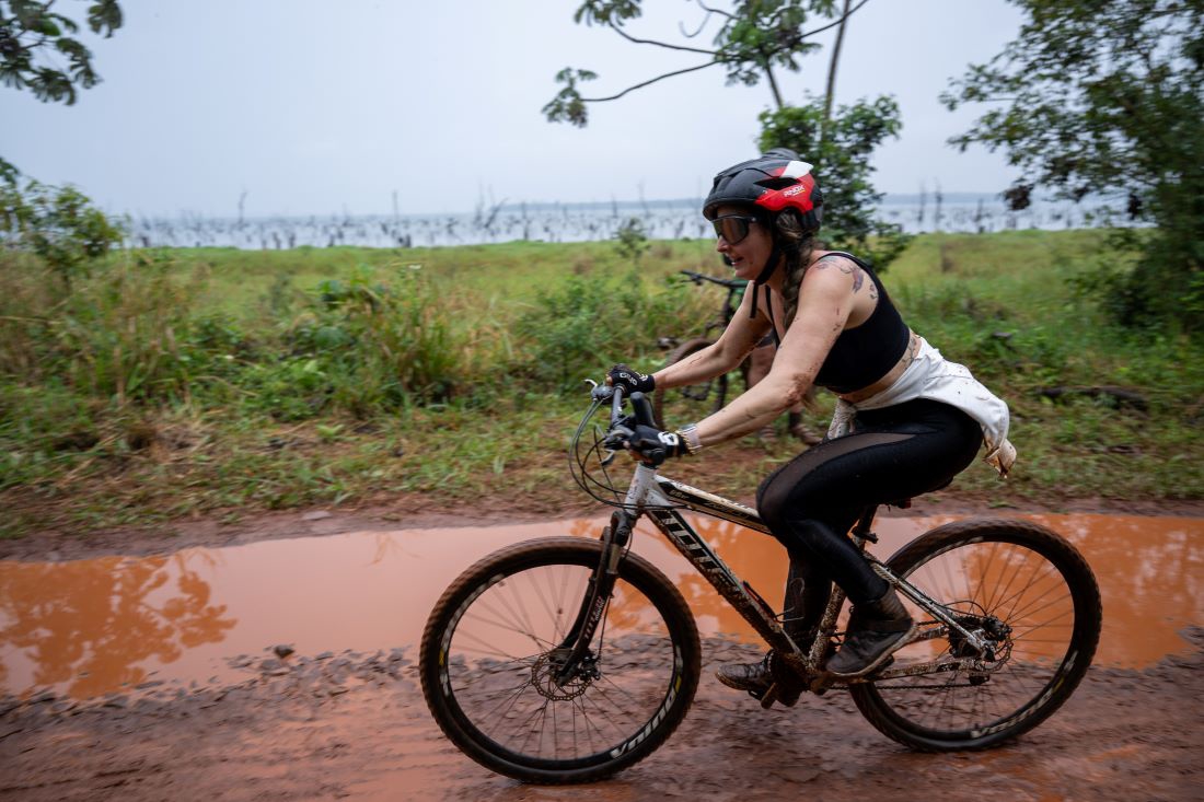 Passeio de bike no Refúgio Biológico da Itaipu. Foto: William Brisida/Itaipu Binacional