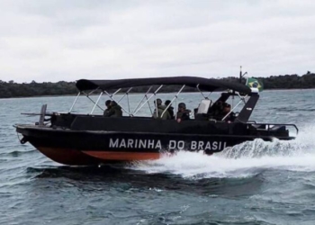 Lancha blindada está patrulhando o Lago de Itaipu. Foto: divulgação