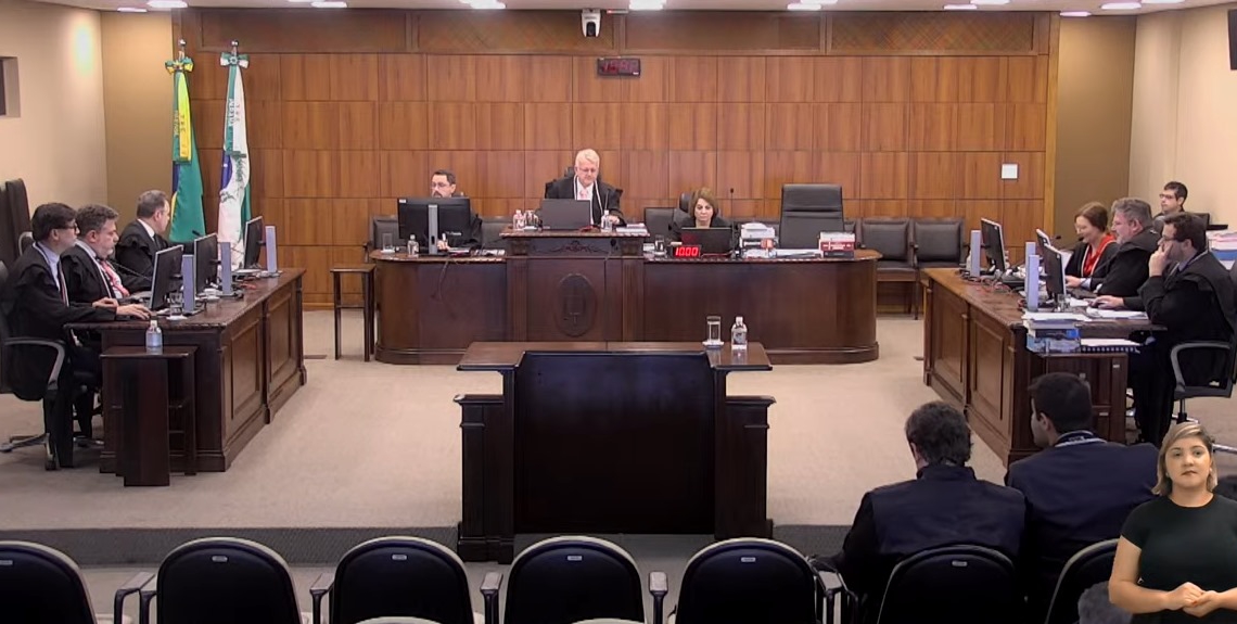 O pleno do Tribunal Regional Eleitoral do Paraná (TRE-PR) que  liberou a candidatura de MAC de Mac Donaldo. Foto: divulgação