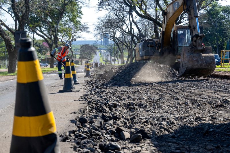 Obras em andamento na Avenida Tancredo Neves. Foto: William Brisida/Itaipu Binacional.