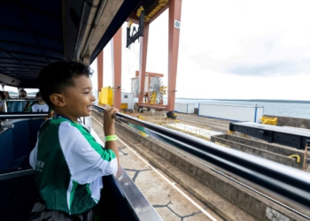 Visitante na Itaipu. Foto ilustrativa: Jean Pavão/Itaipu Binacional.