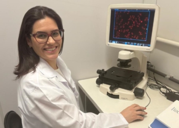 A coordenadora do projeto e professora do Departamento de Análises Clínicas e Biomedicina da UEM, Vânia Ramos Sela da Silva, Foto:  Fundação Araucária