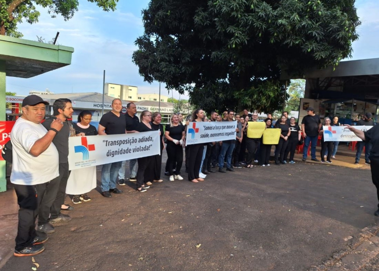 Manifestação dos funcionários do Hospital Municipal contra o prefeito Chico Brasileiro. Fotos: cortesia