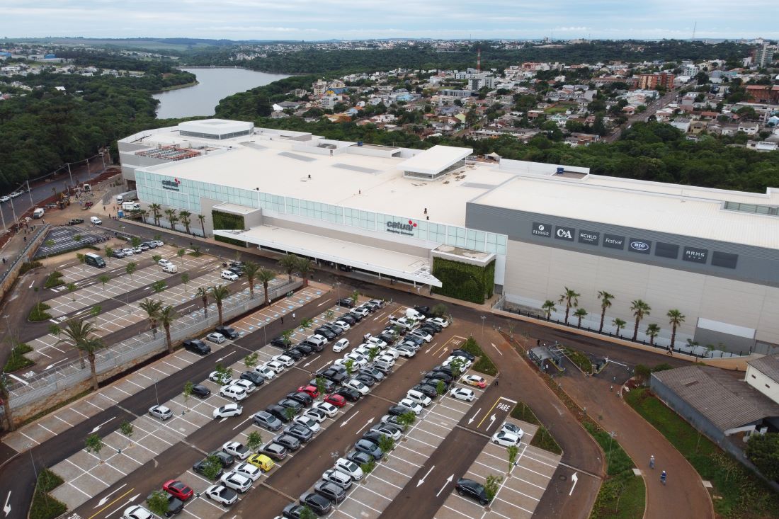 O  maior shopping center do Oeste do Paraná: o Catuaí Shopping Cascavel, na Avenida Brasil, no centro da cidade.
Foto: Jonathan Campos/AEN