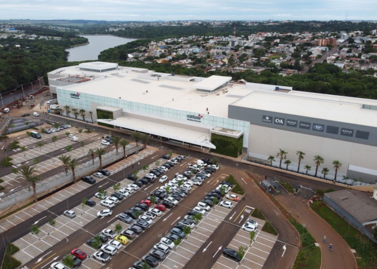 O  maior shopping center do Oeste do Paraná: o Catuaí Shopping Cascavel, na Avenida Brasil, no centro da cidade.
Foto: Jonathan Campos/AEN