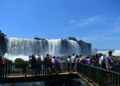 Visitantes nas Cataratas do Iguaçu. Foto: Bruna Nieradka/divulgação