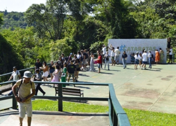 Visitantes nas Cataratas do Iguaçu. Foto: Bruna Nieradka/Urbia Cataratas