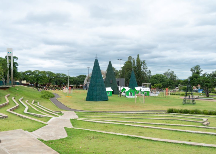 Gramadão da Vila a decorado para o Natal. Foto: Sara Cheida/IB