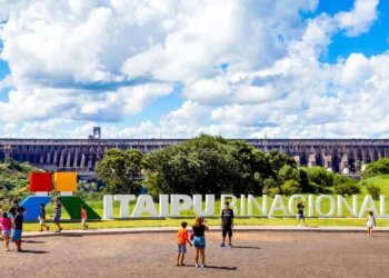 Visitantes na Itaipu. Foto: Rafa Kondlatsch/Itaipu Binacional