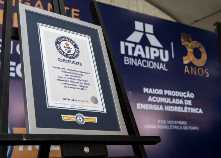 Guinness World Records, o Livro dos Recordes, certificou a produção de Itaipu desde maio de 1984 até outubro de 2024 e concedeu à Usina o título de “Maior produção acumulada de energia hidrelétrica”. Foto: William Brisida/Itaipu Binacional.