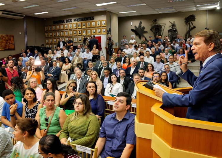 General em seu discurso de posse. Foto: Christian Rizzi