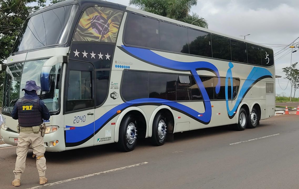 Ônibus retido nesta terça-feira pela PRF. Foto: divulgação