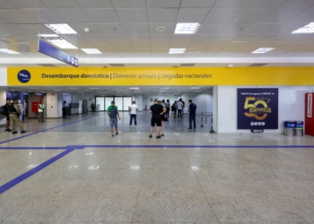 Em 2024, o setor de Achados e Perdidos recebeu 1.124 itens, uma média de três objetos por dia. Foto: Kiko Sierich/ CCR Aeroportos