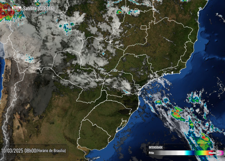 Foto de satélite divulgada pelo Simepar, às 8 horas desta segunda-feira.