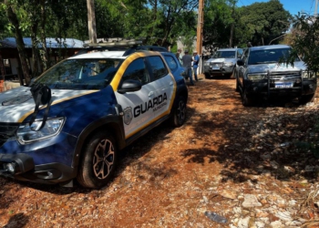 Guarda Municipal está atuando na desocupação da área invadida. Foto: PMFI